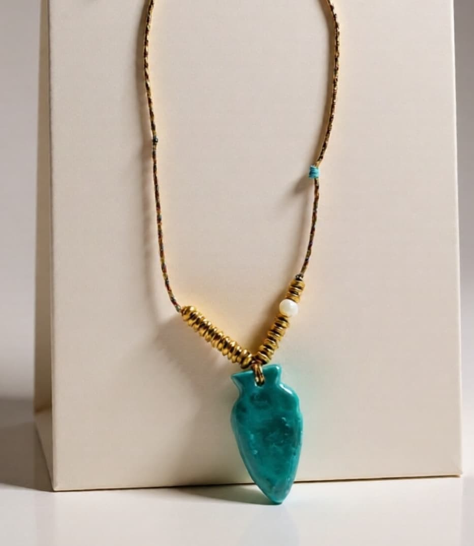 El yapımı seramik takı, özel tasarım